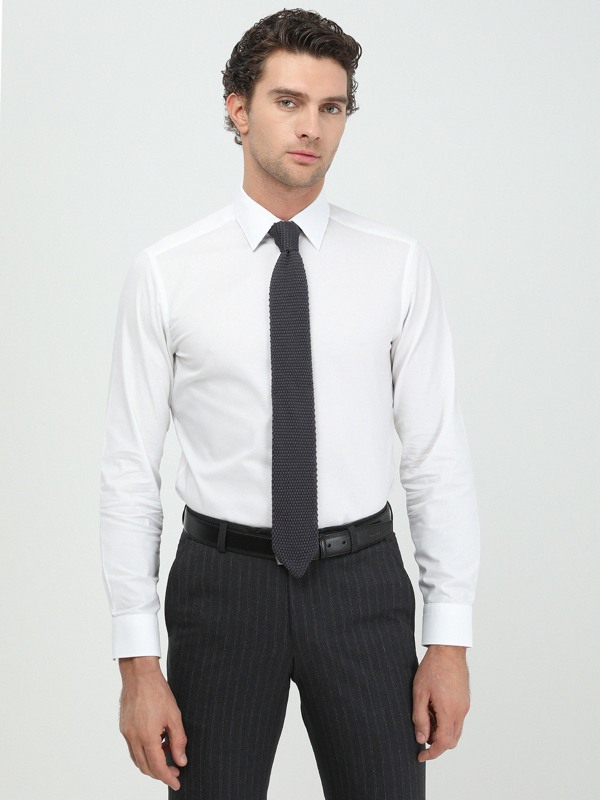 Beyaz Düz Slim Fit Uzun Dokuma Klasik %100 Pamuk Gömlek