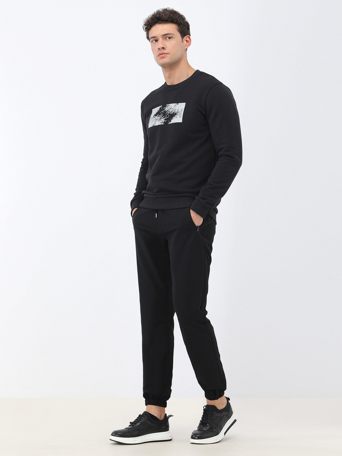 Siyah Bisiklet Yaka Sweatshirt