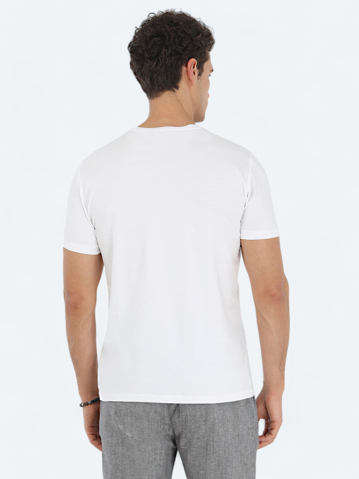 Beyaz V Yaka Pamuk Karışımlı T-Shirt