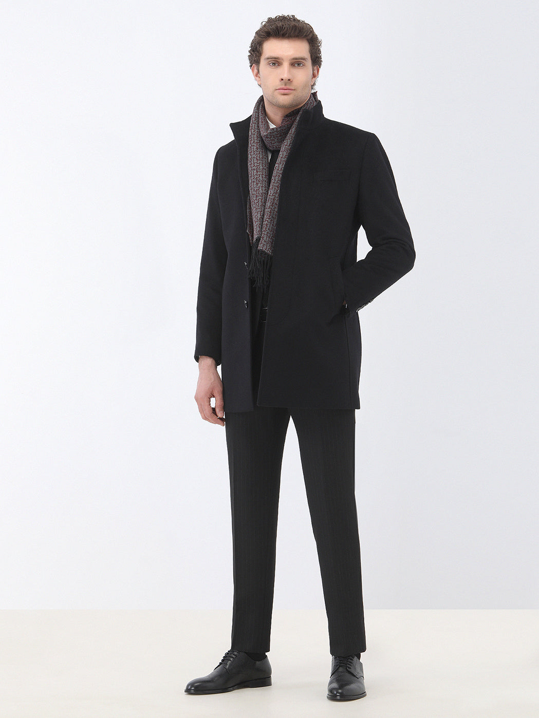 Siyah Çizgili Modern Fit Takım Elbise