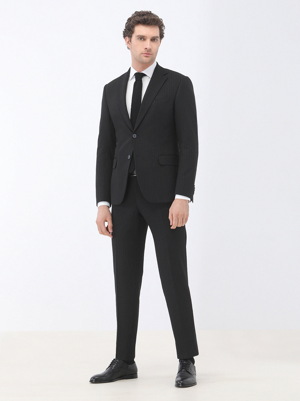 Siyah Çizgili Modern Fit Takım Elbise