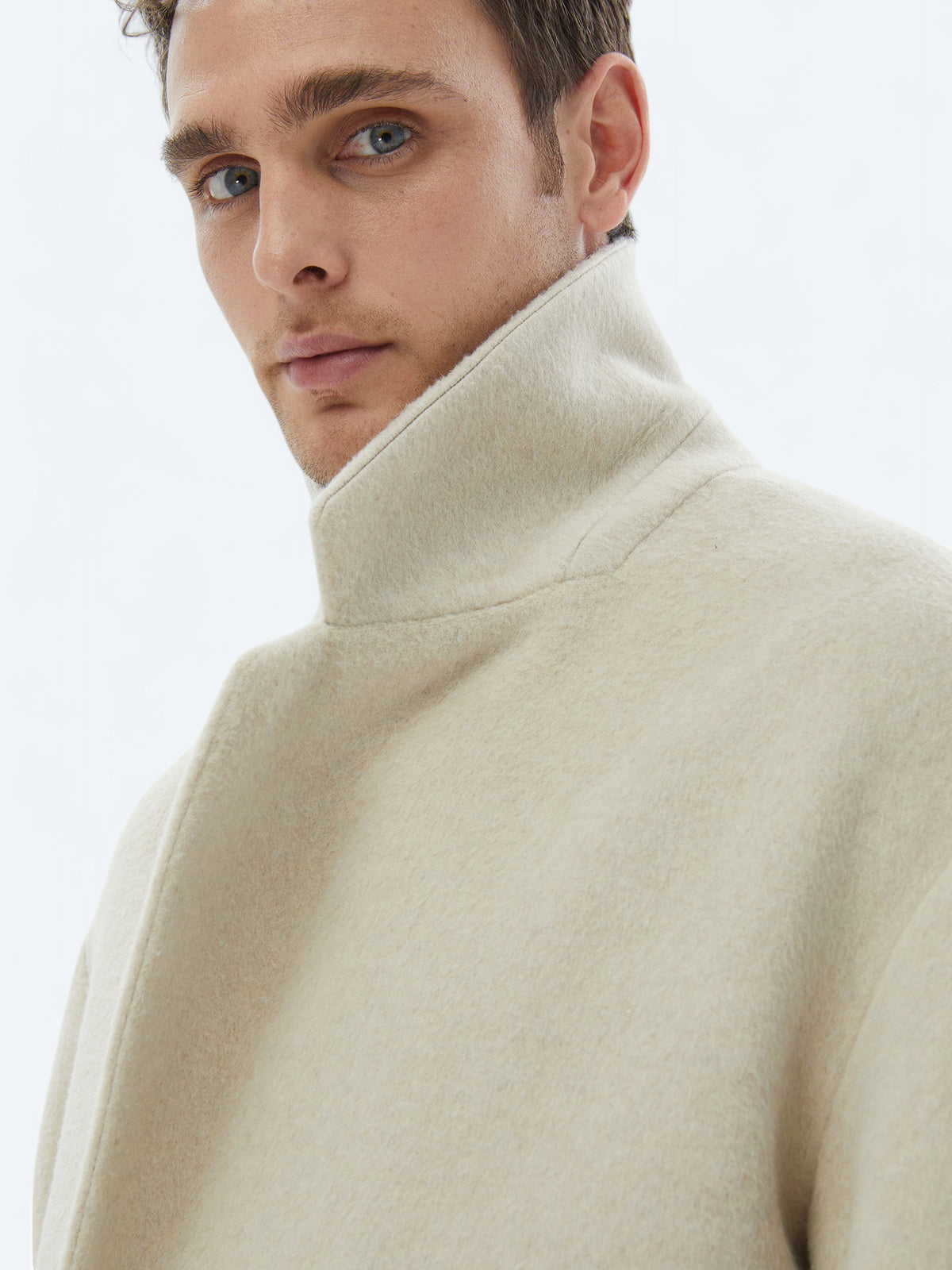 Açık Bej Oversize Fit Kruvaze Yaka Klasik Dokuma Palto