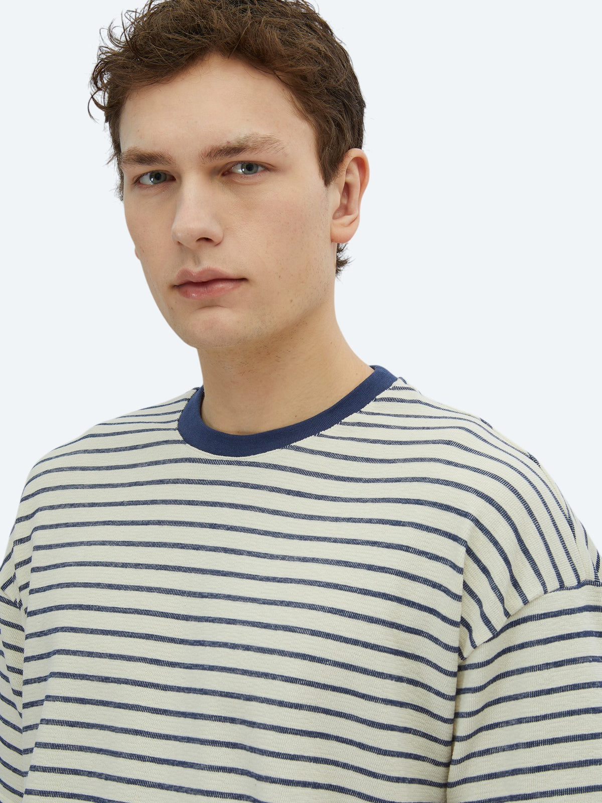 Ekru Çizgili Bisiklet Yaka %100 Pamuk T-Shirt