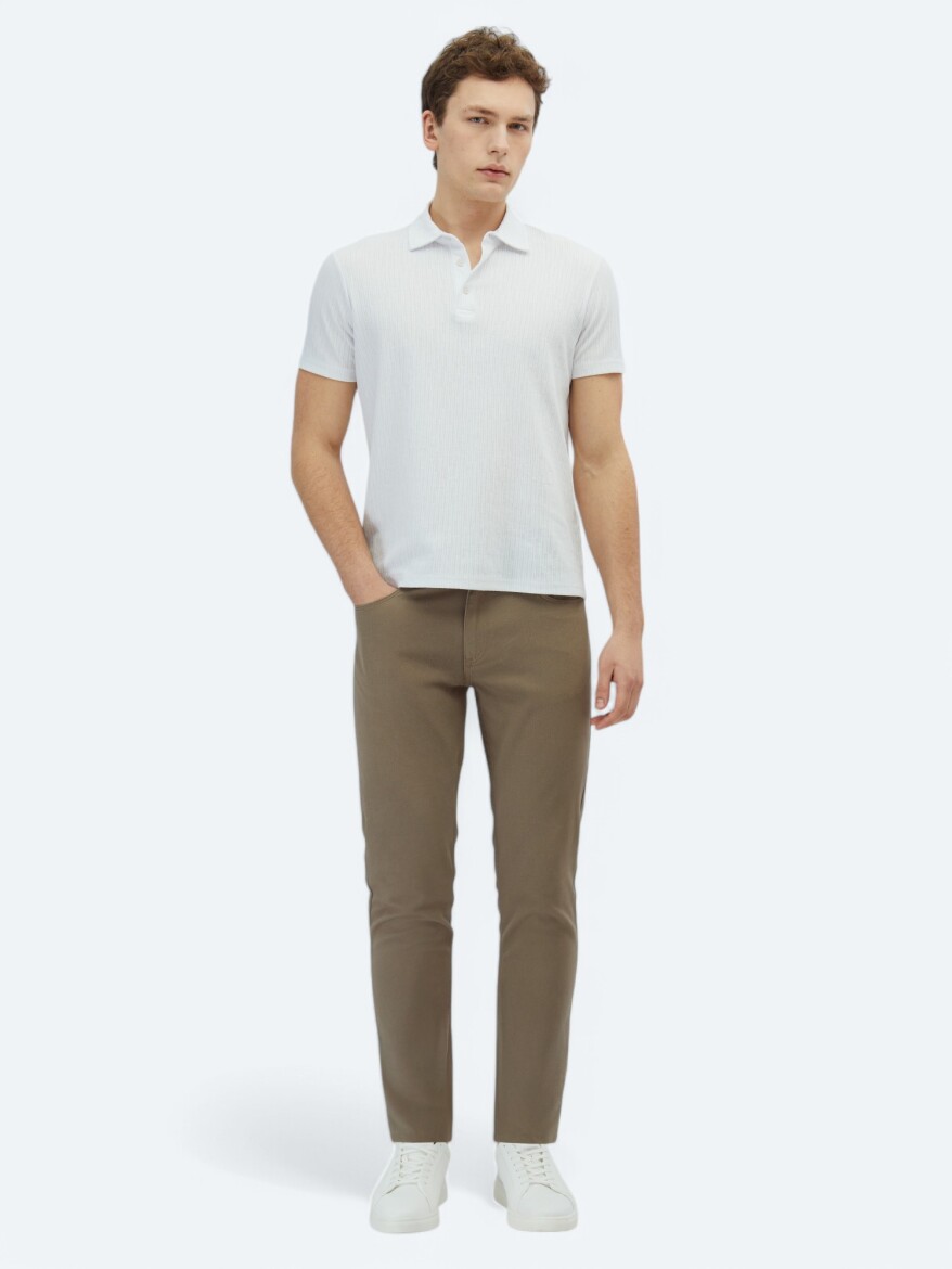 Beyaz Desenli Polo Yaka Pamuk Karışımlı T-Shirt - KİP