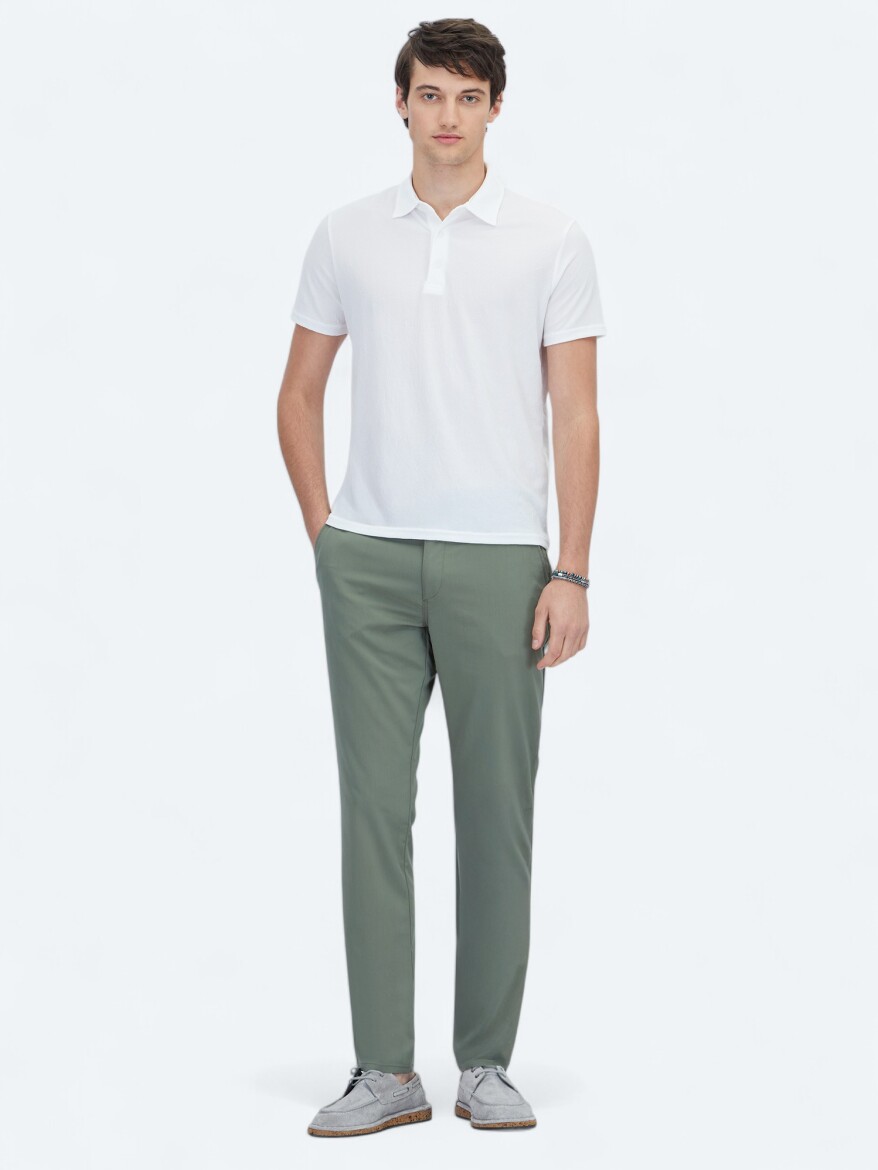 Beyaz Desenli Polo Yaka T-Shirt - KİP