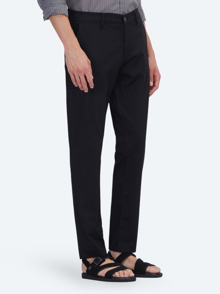 Black Weaving Jogging Fit Casual Cotton Blended Trousers - 2