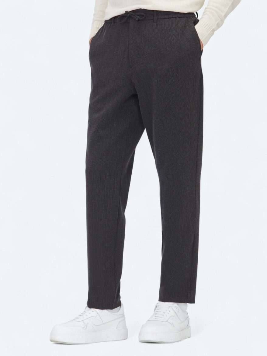 Black Weaving Jogging Fit Casual Trousers - 3