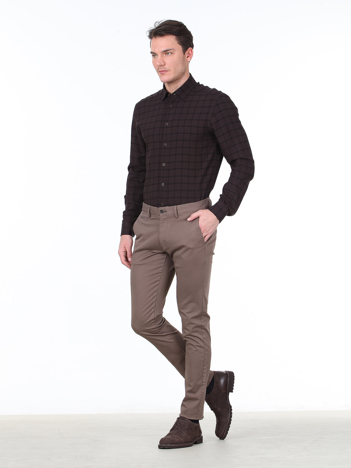 Koyu Bej Düz Dokuma Fitted Fit Casual Pamuk Karışımlı Pantolon