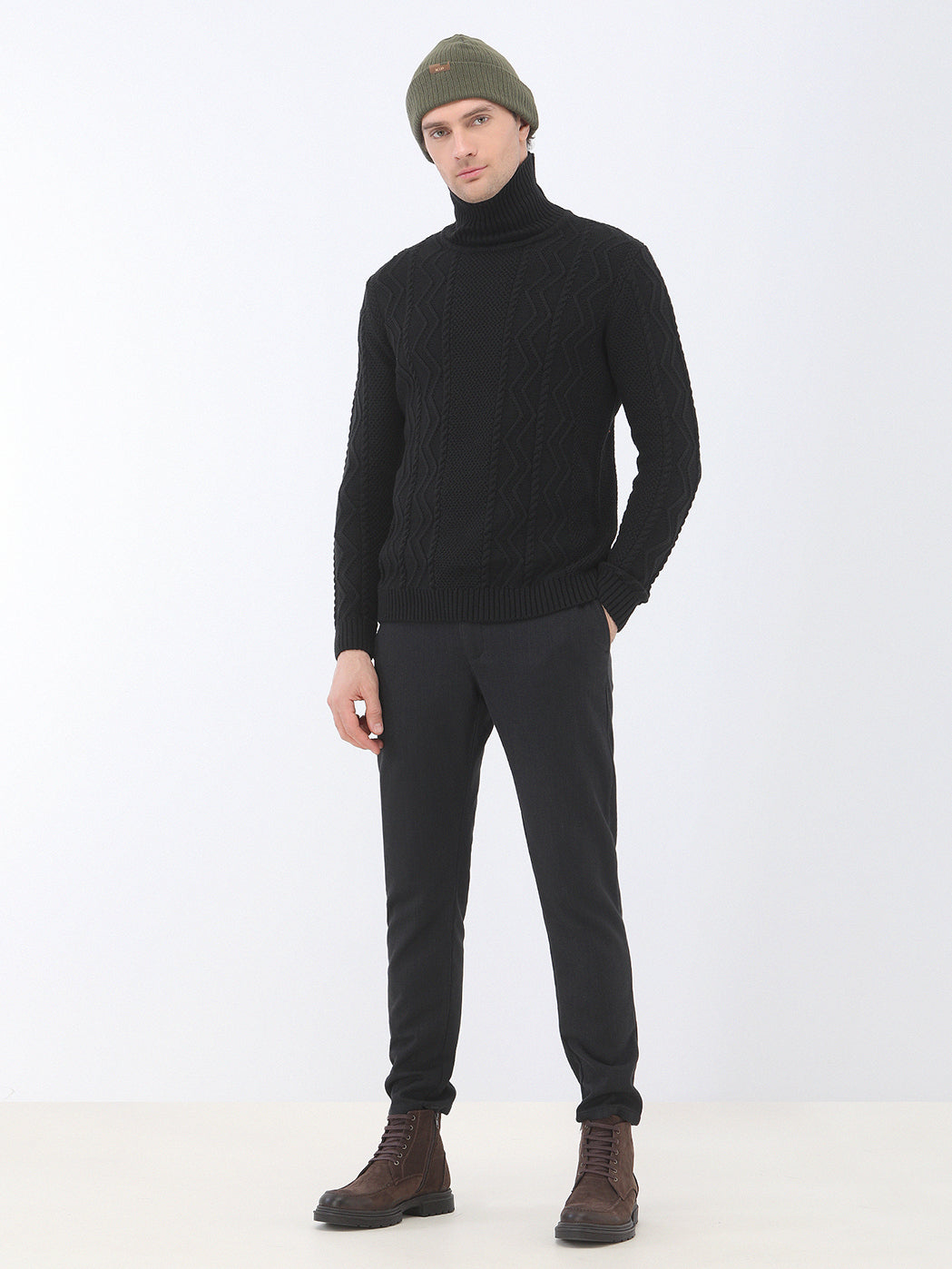 Siyah Dokuma Jogging Fit Casual Pamuk Karışımlı Pantolon