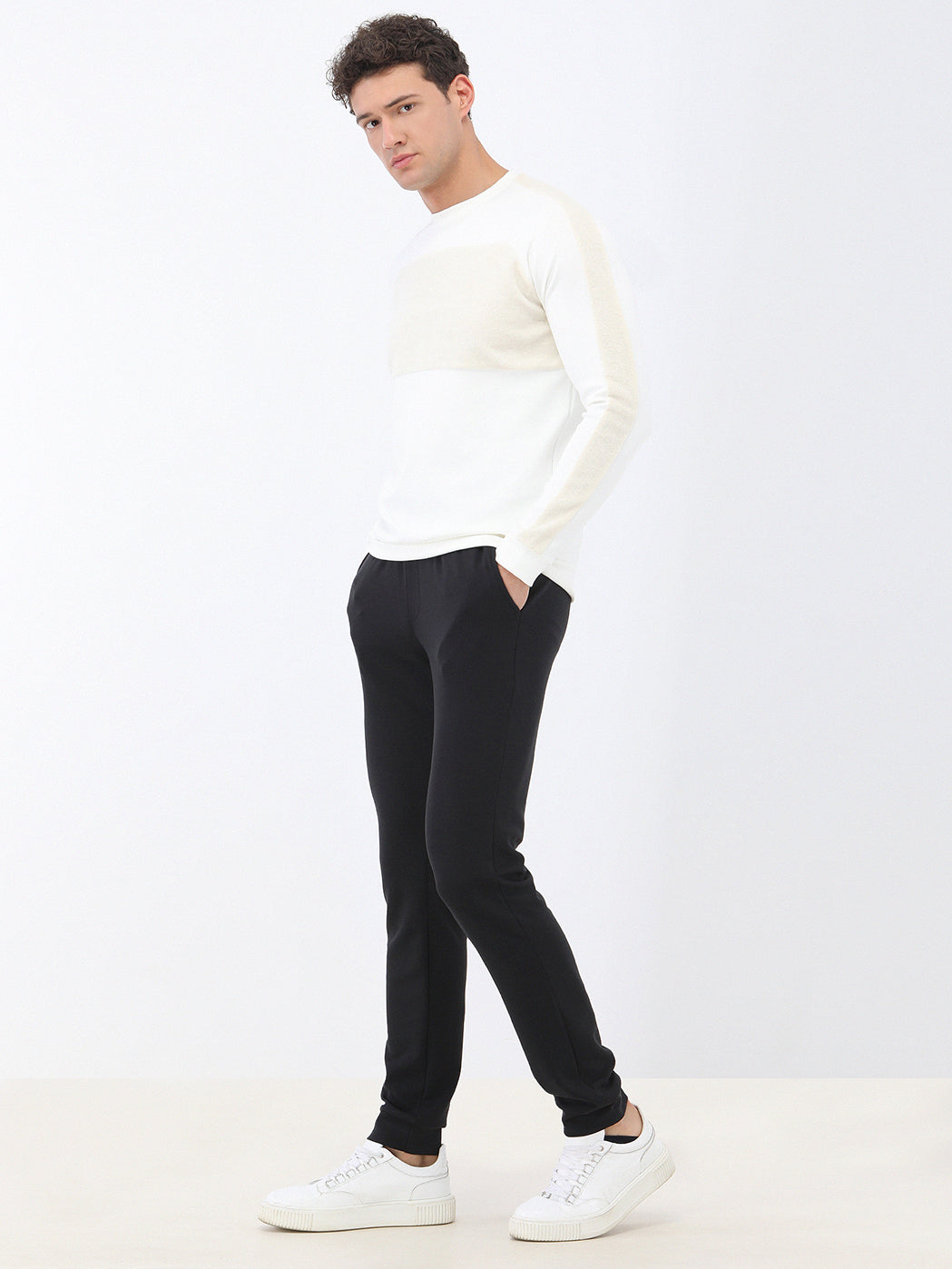 Ekru Bisiklet Yaka Sweatshirt
