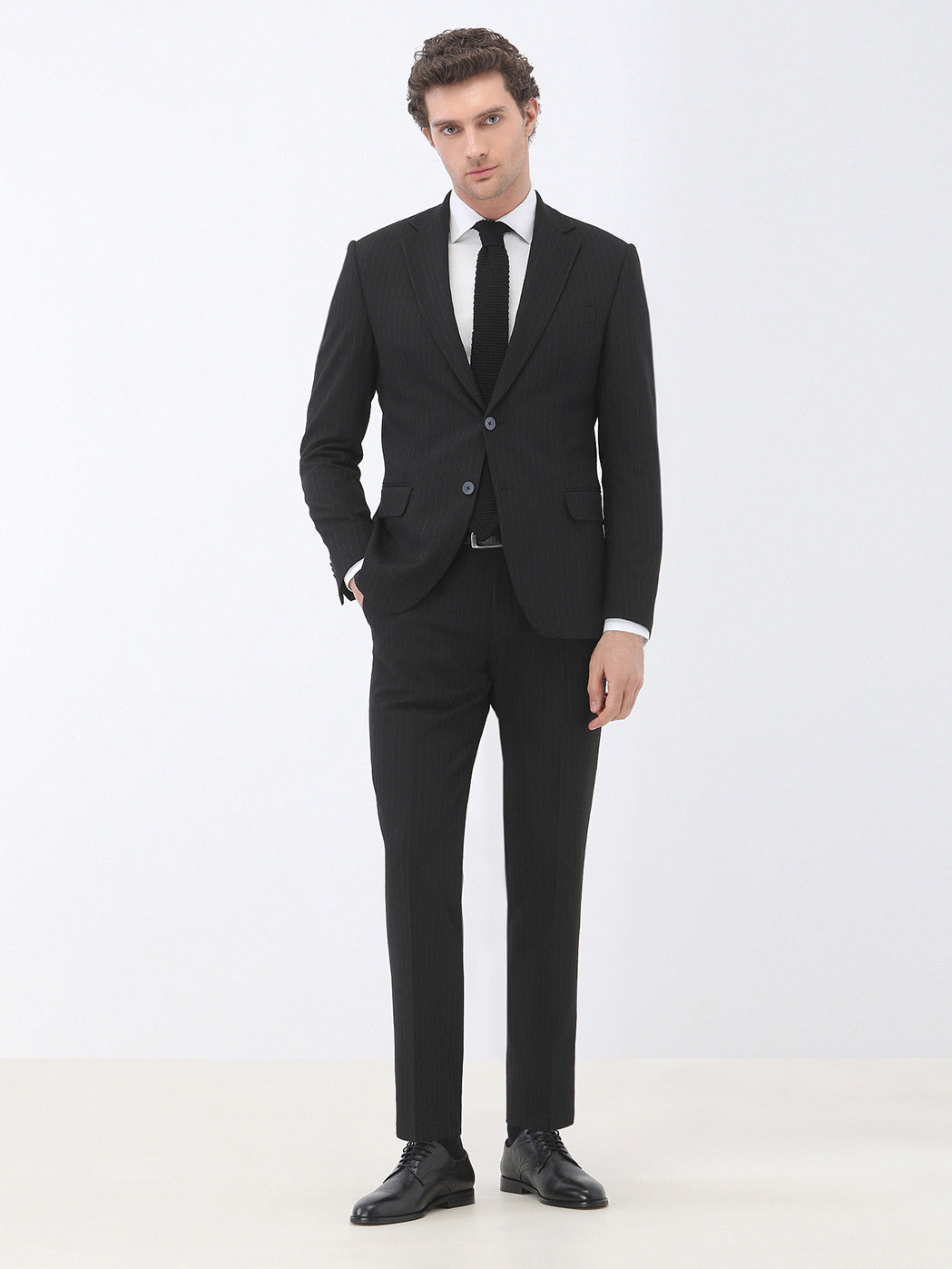 Siyah Çizgili Modern Fit Takım Elbise