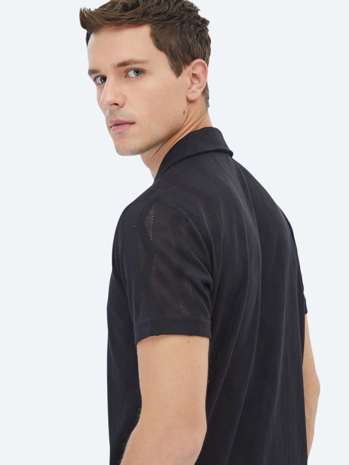 Siyah Jakarlı Küba Yaka T-Shirt