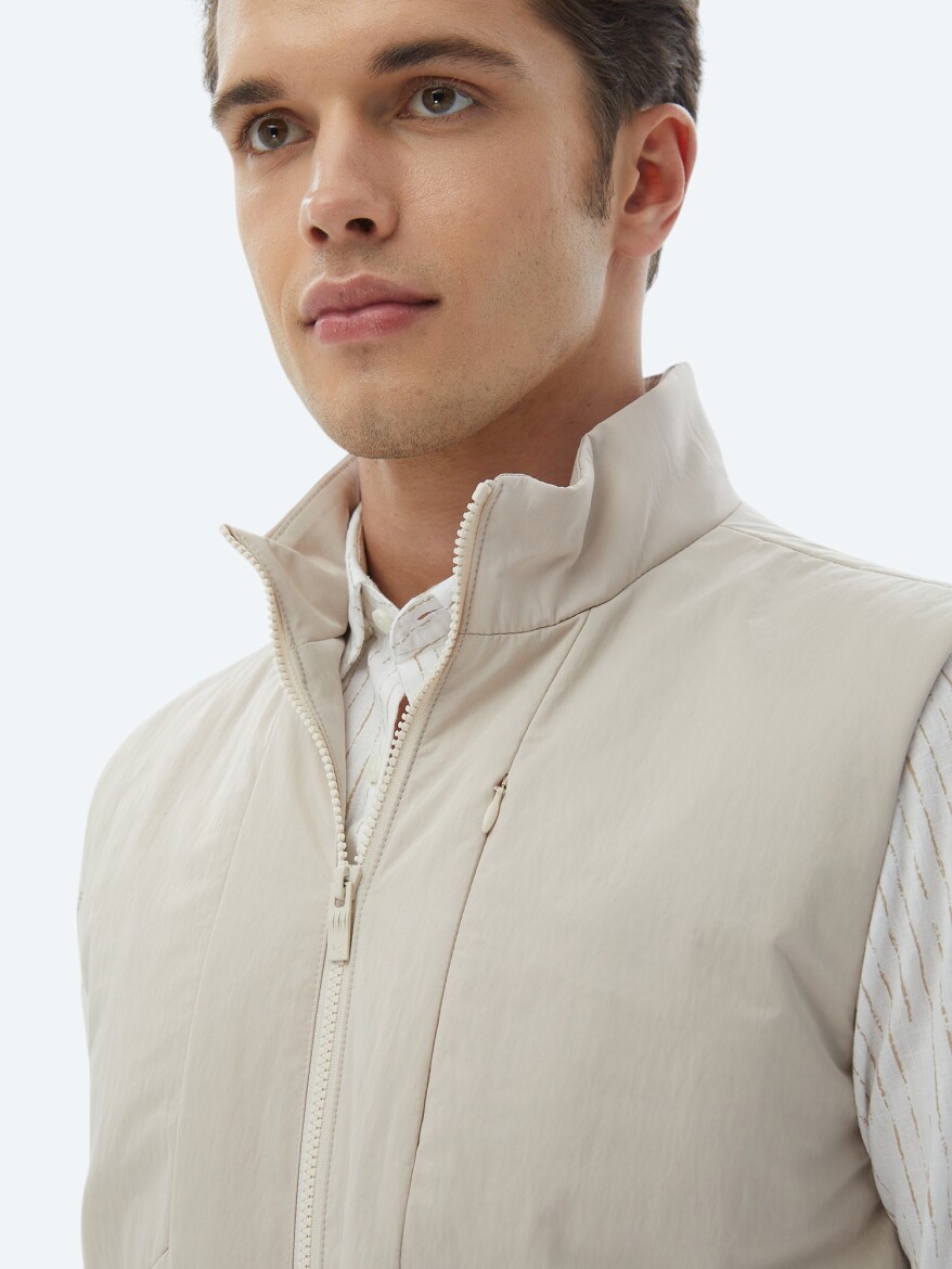 Ecru Regular Fit Turtleneck Casual Weaving Puffer Vest - 2