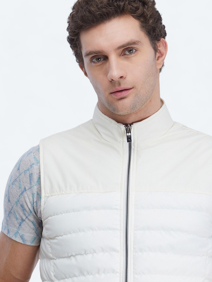 Ekru Regular Fit Dik Yaka Casual Dokuma Spor Yelek - 4