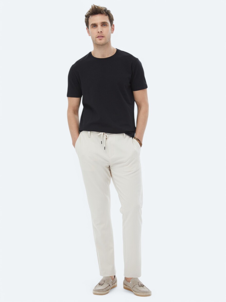 Siyah Düz Bisiklet Yaka Pamuk Karışımlı T-Shirt - KİP